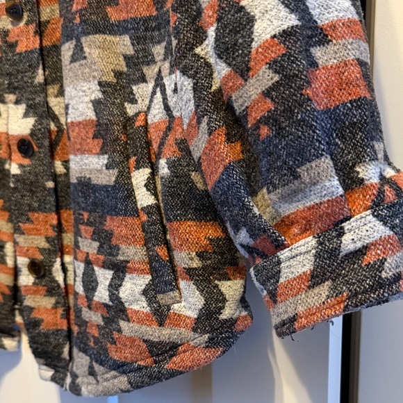 Aztec Patterned Shacket - Picture 4 of 6